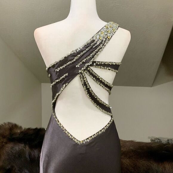 Chic & Sexy One Shoulder Beads & Sequins Gown - Picture 10 of 16